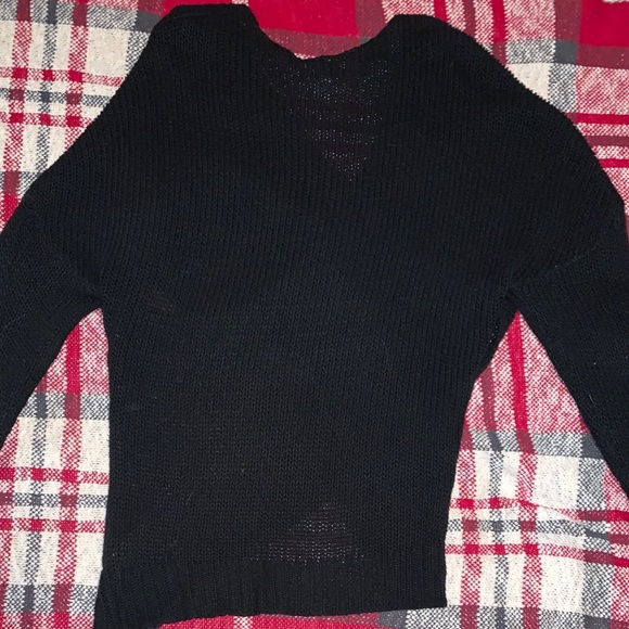Criss cross sweater - Picture 2 of 4